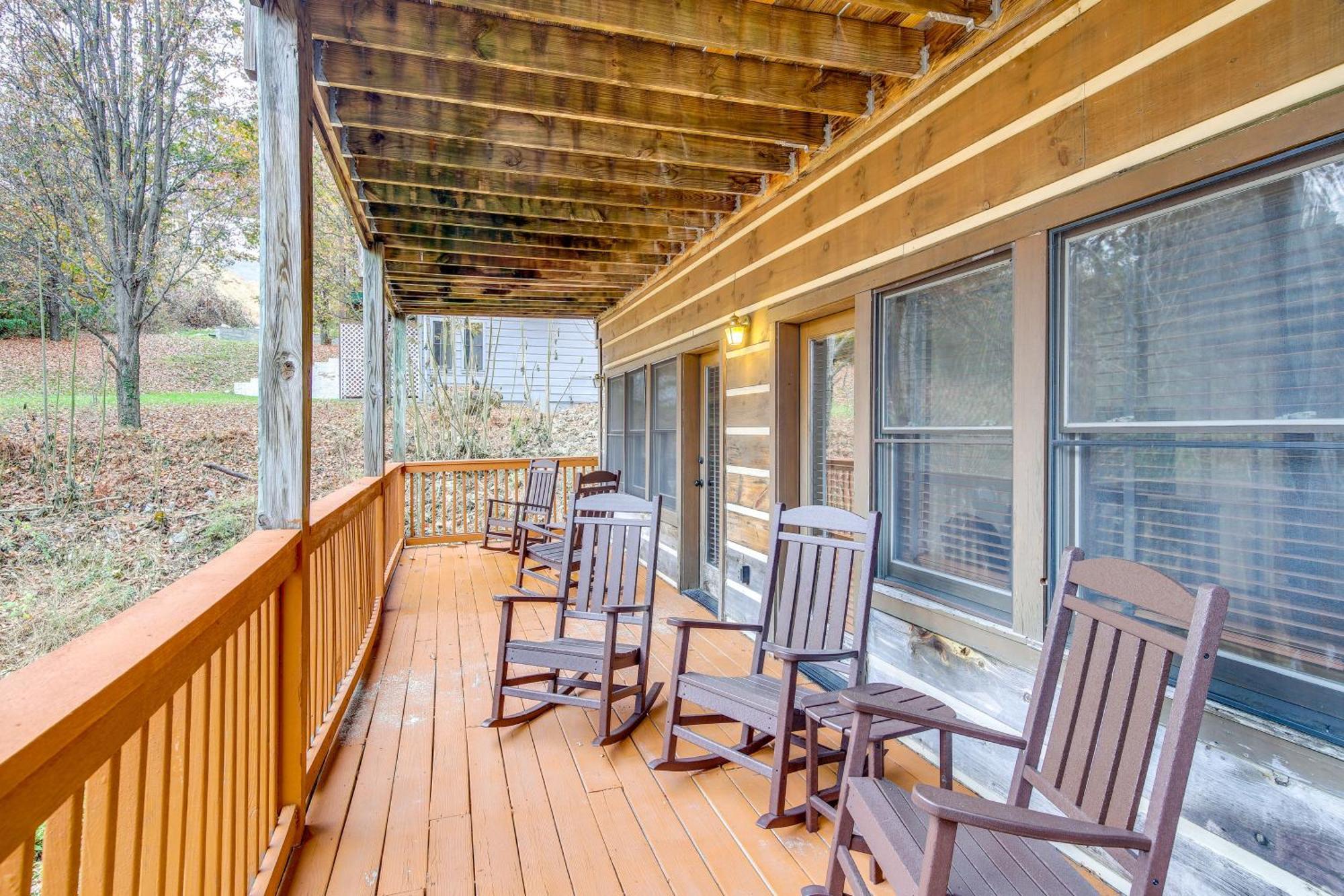 Вилла Pet-Friendly Gatlinburg Retreat With Hot Tub! Экстерьер фото