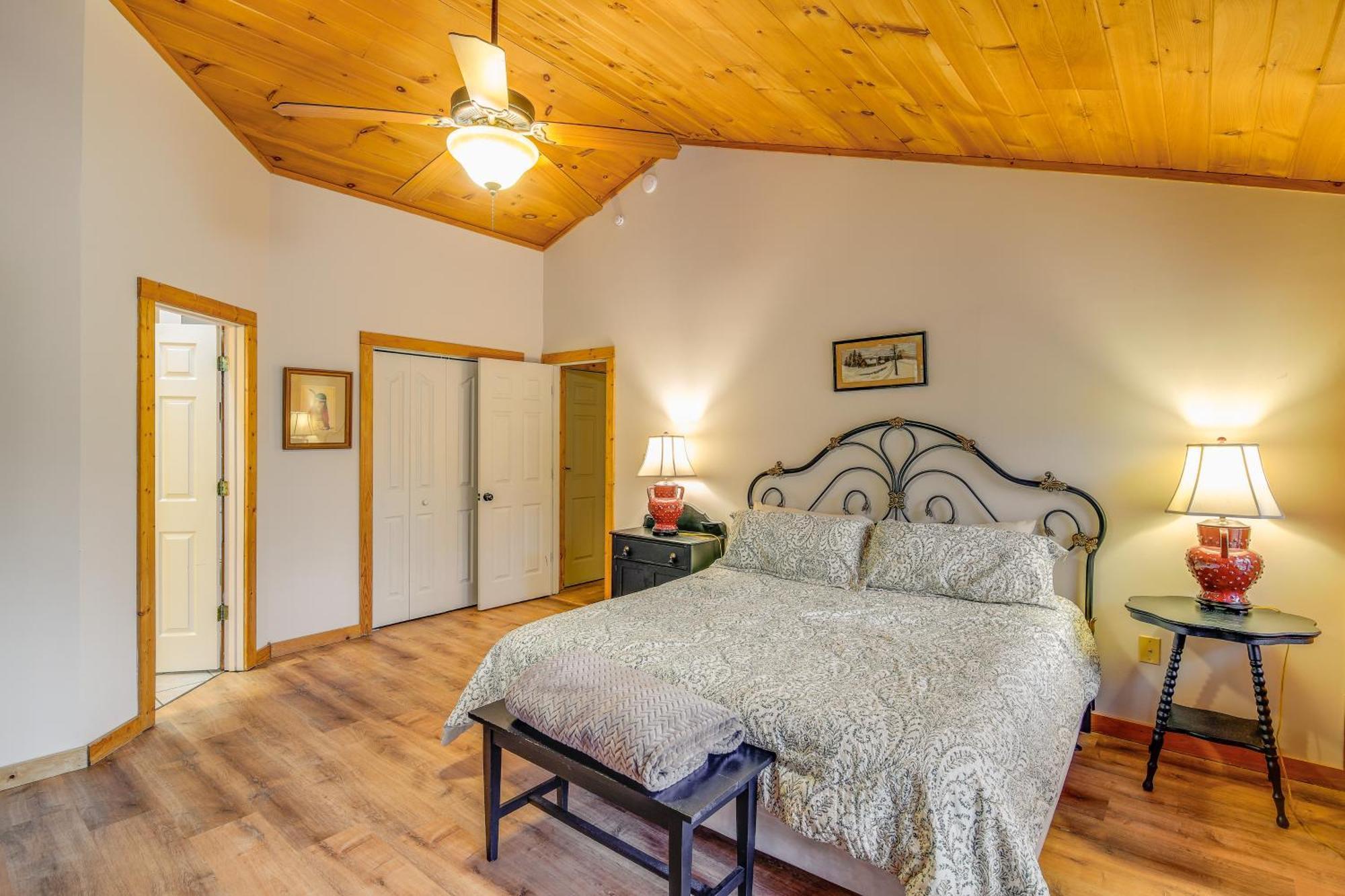 Вилла Pet-Friendly Gatlinburg Retreat With Hot Tub! Экстерьер фото