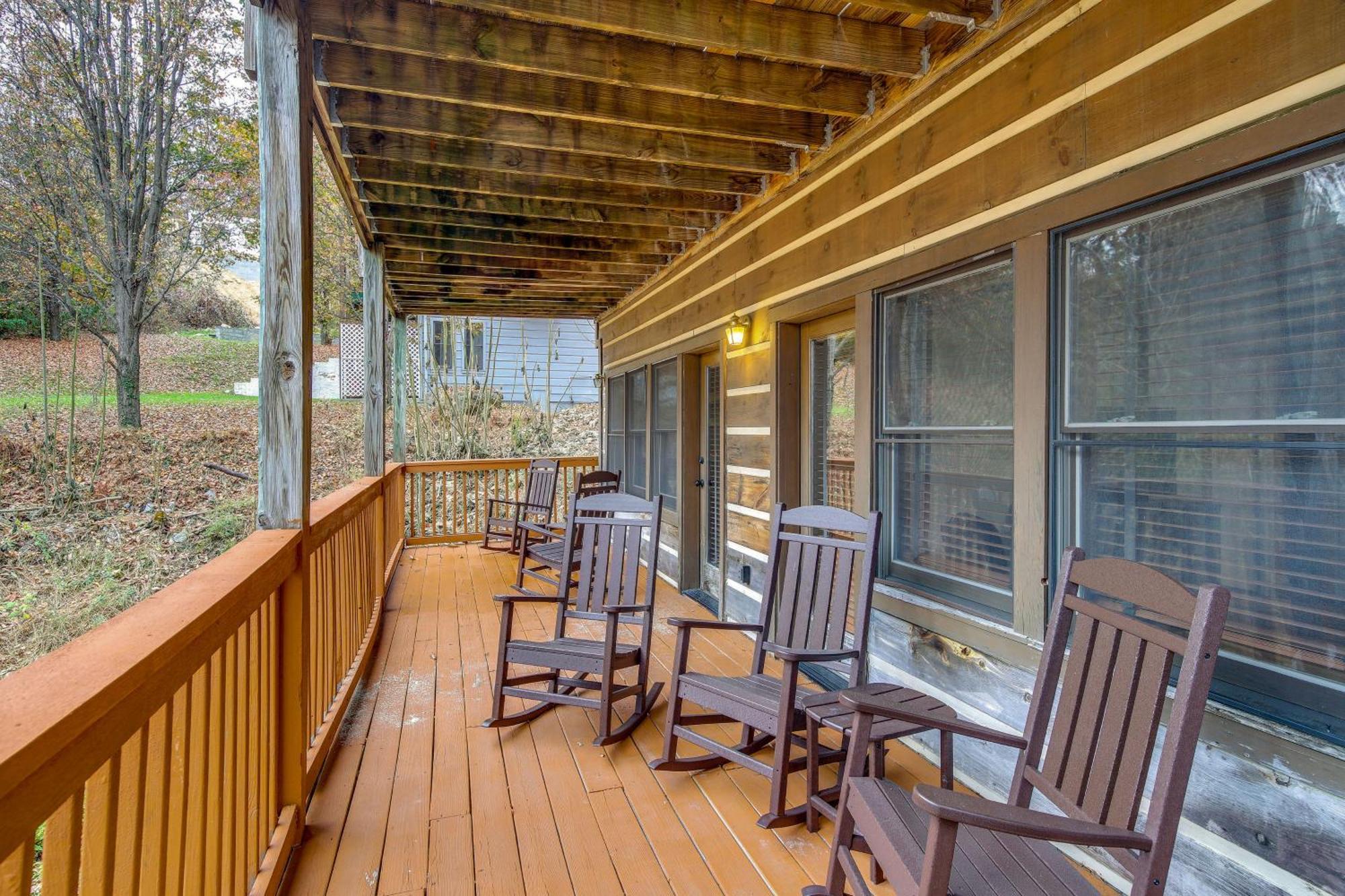 Вилла Pet-Friendly Gatlinburg Retreat With Hot Tub! Экстерьер фото