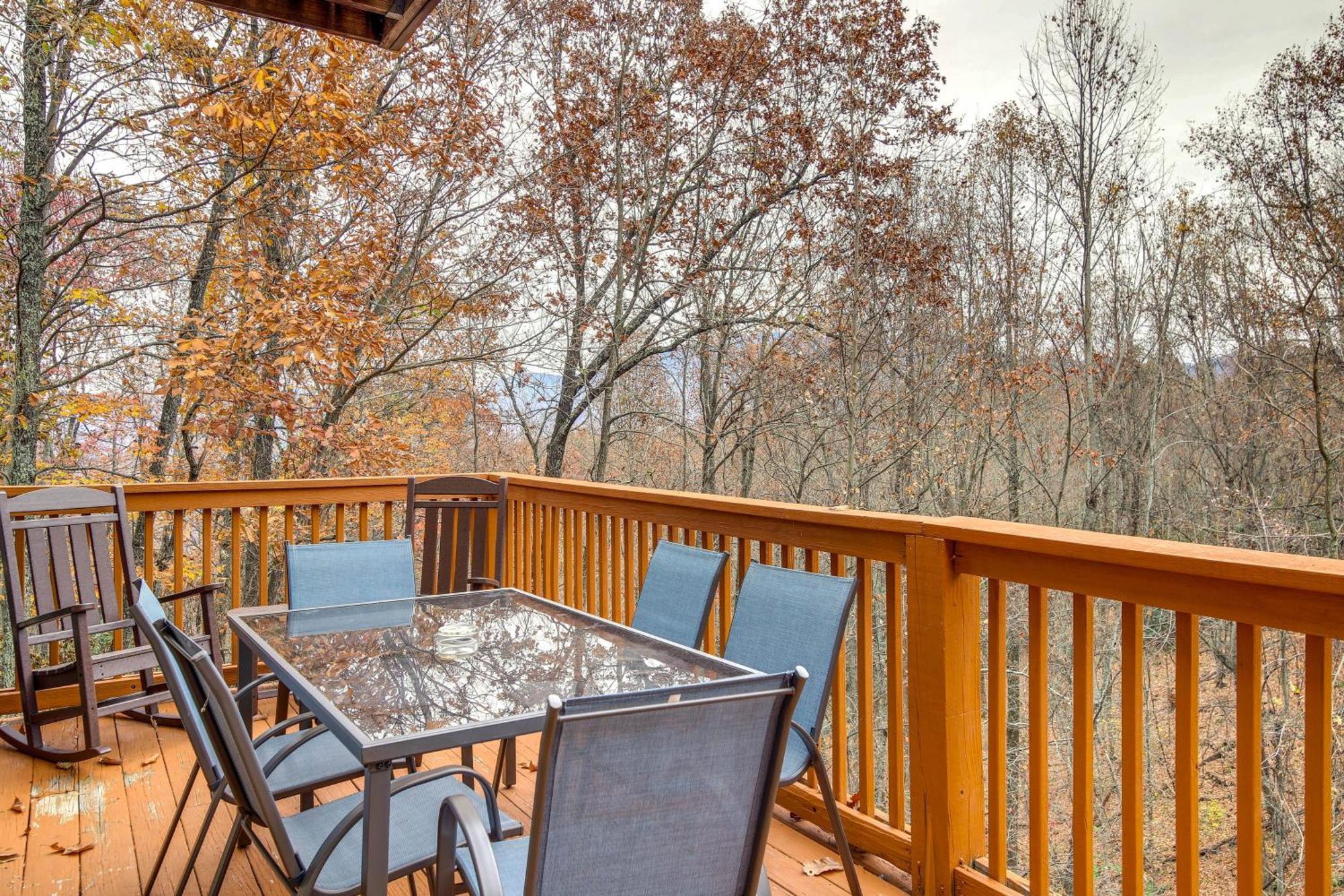 Вилла Pet-Friendly Gatlinburg Retreat With Hot Tub! Экстерьер фото
