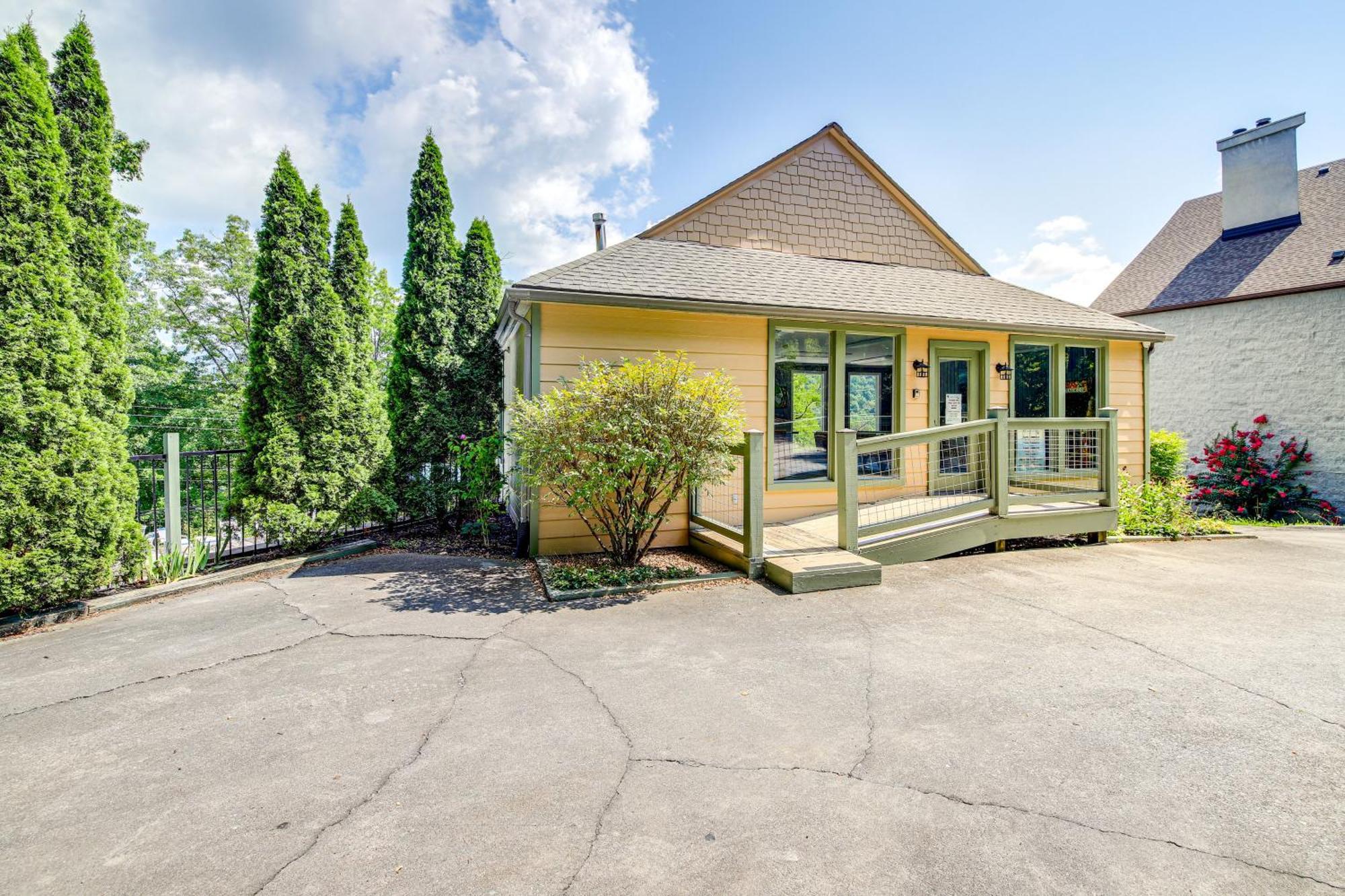 Вилла Pet-Friendly Gatlinburg Retreat With Hot Tub! Экстерьер фото
