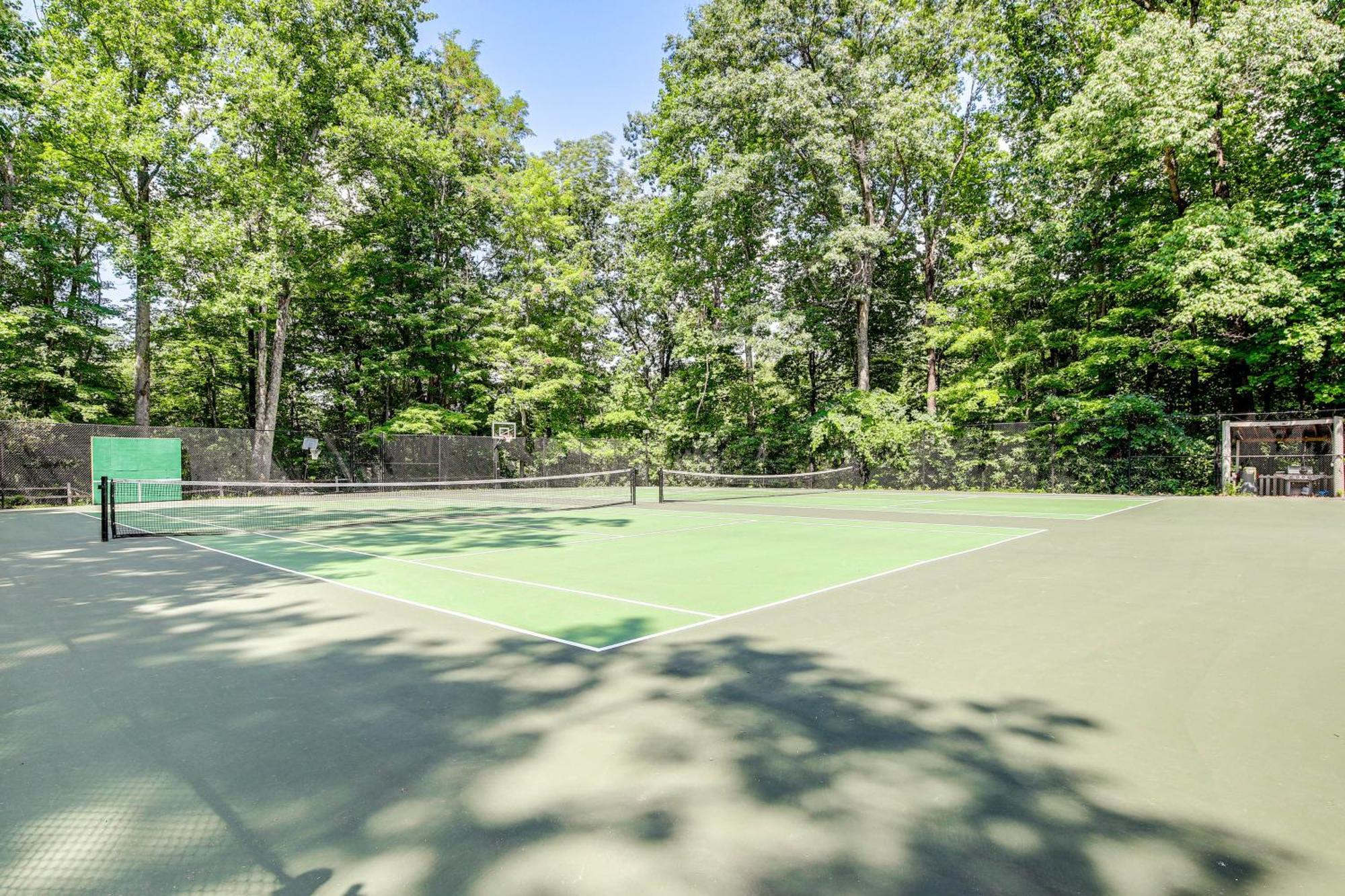 Вилла Pet-Friendly Gatlinburg Retreat With Hot Tub! Экстерьер фото